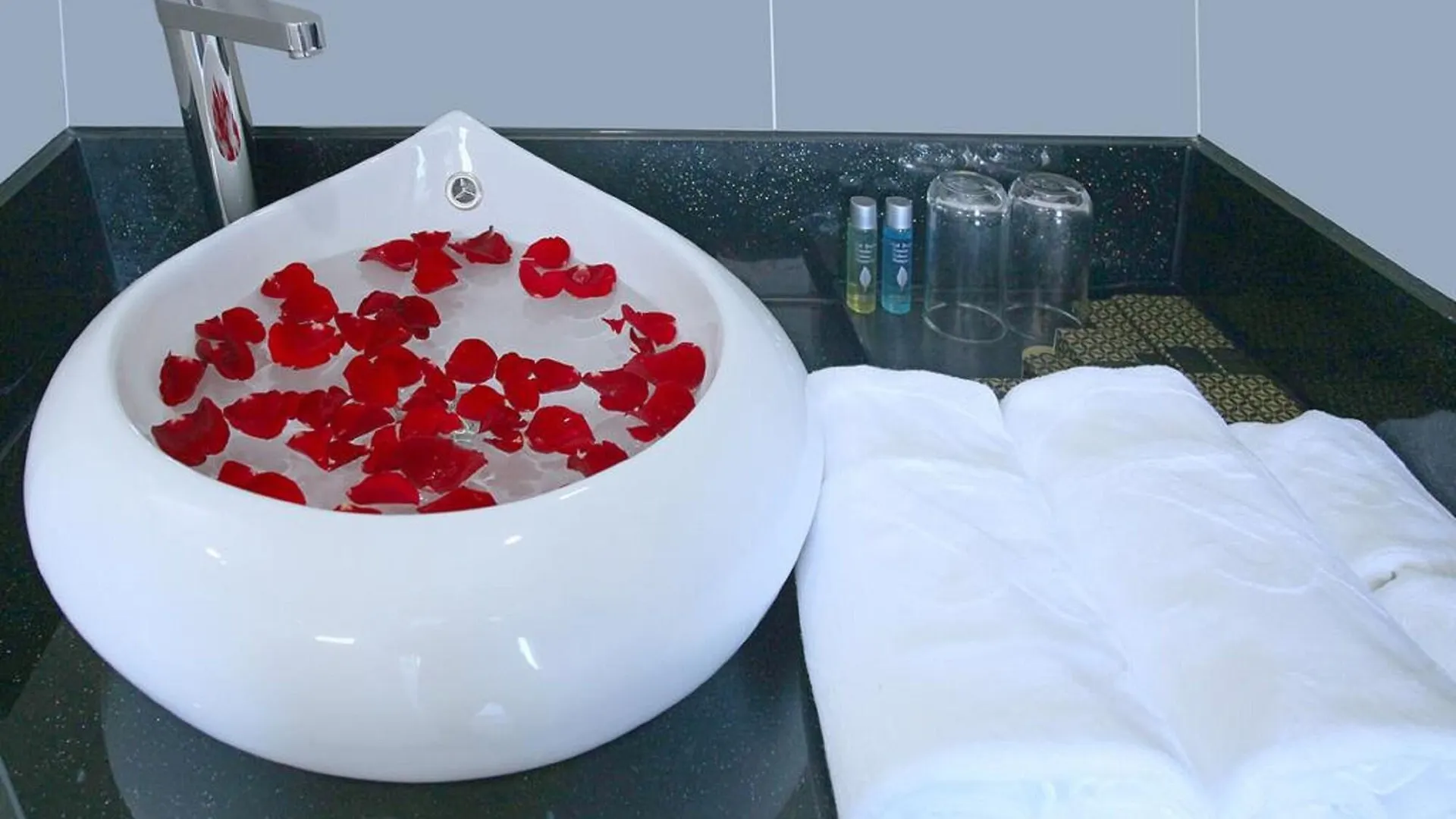 ***  New Sun Hotel Nha Trang Vietnam